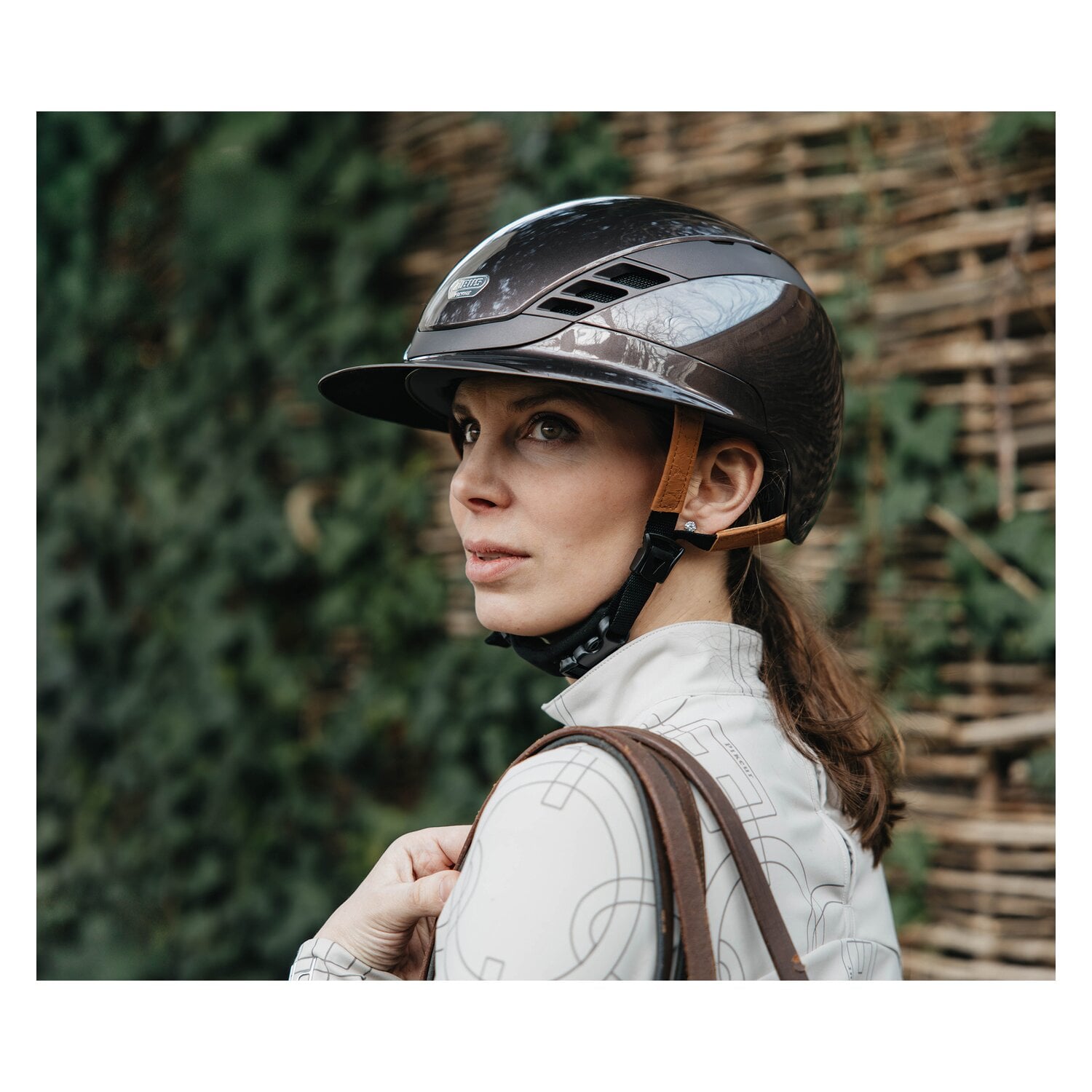 ABUS PIKEUR Reithelm AirLuxe Pure Metallic Hazelnut &ndash; Ansicht 6