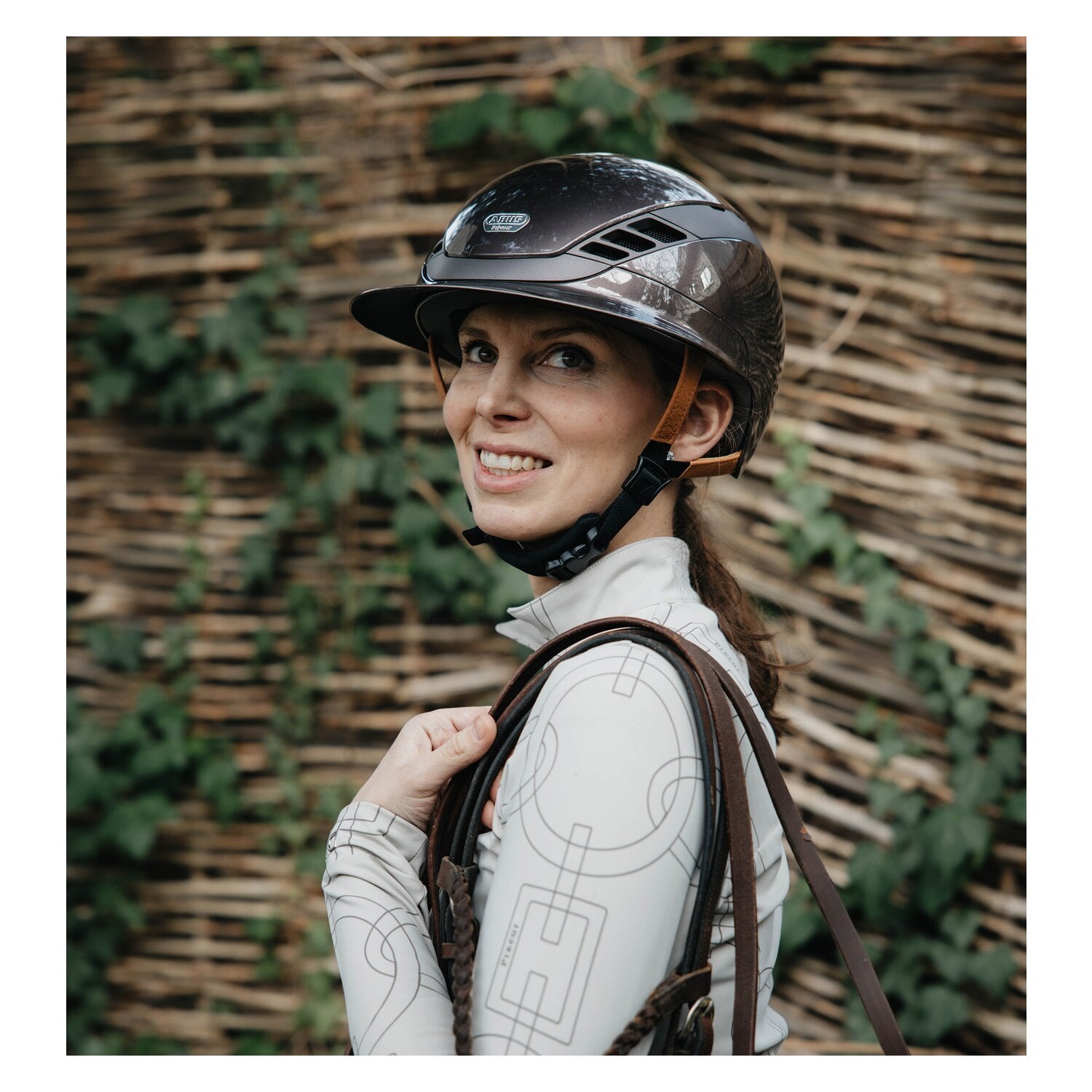 ABUS PIKEUR Reithelm AirLuxe Pure Metallic Hazelnut &ndash; Ansicht 7