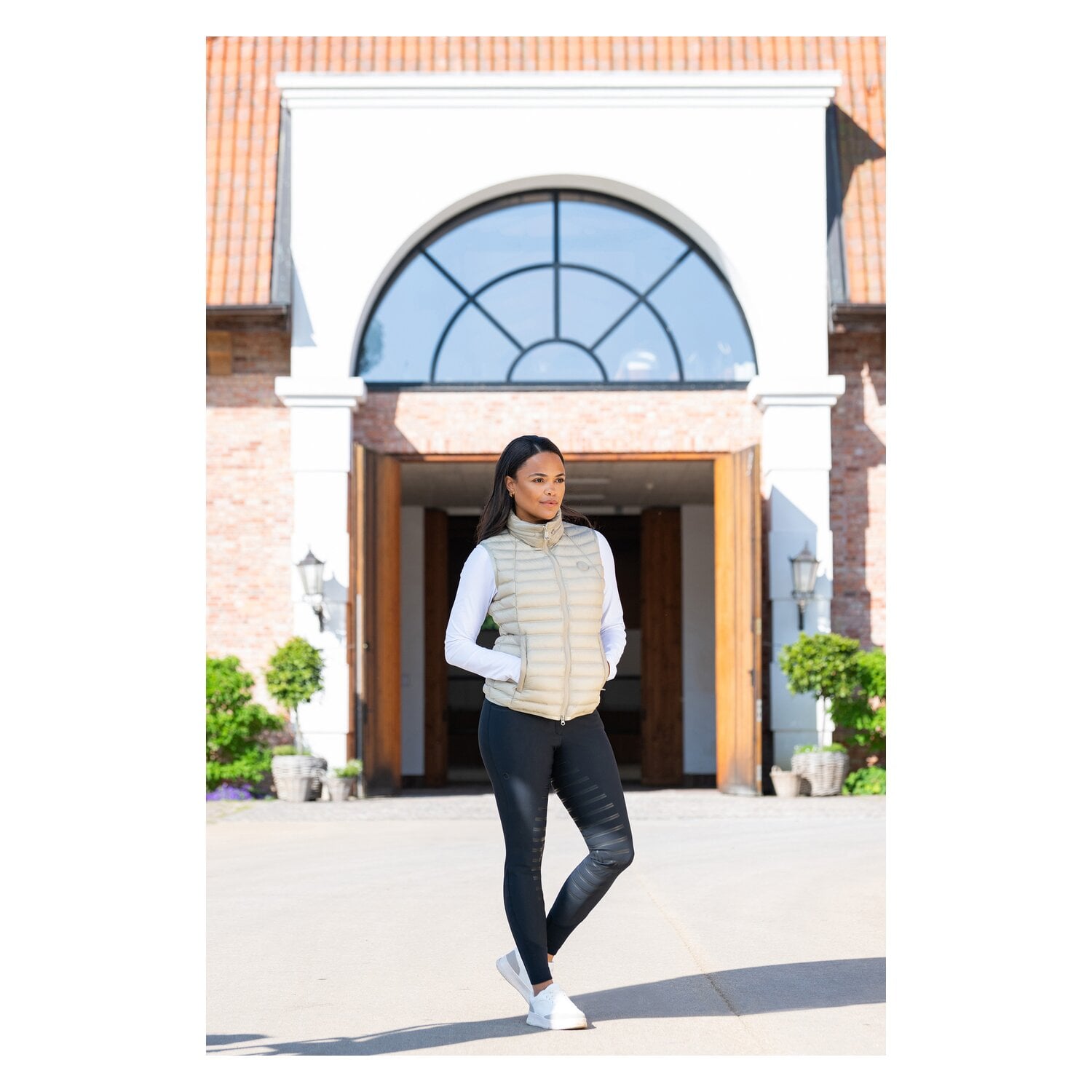 PIKEUR Athleisure Leichte Steppweste mit Kapuze &ndash; Ansicht 3