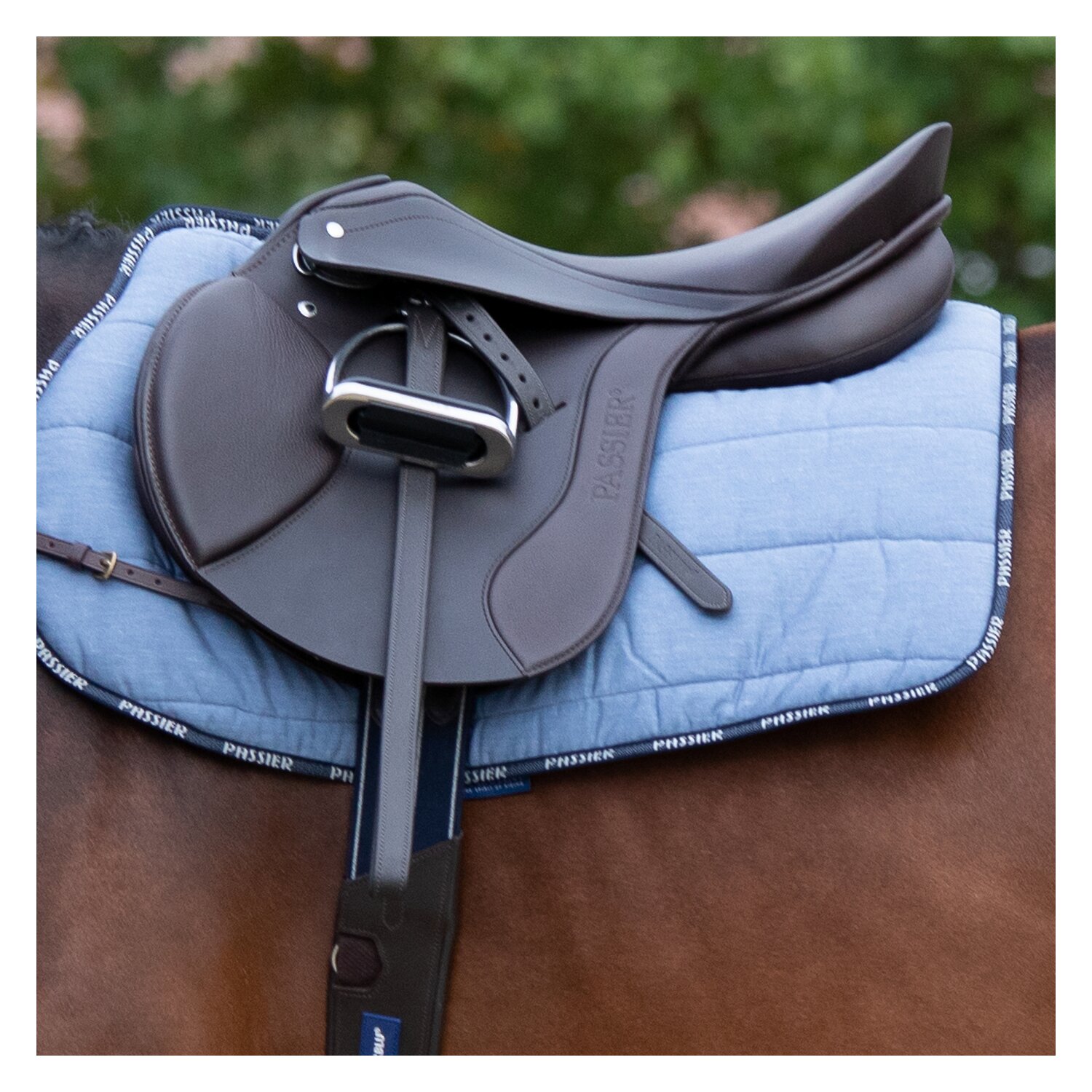 PASSIER Springsattel Performance NEU mit flachem Sitz &ndash; Ansicht 1
