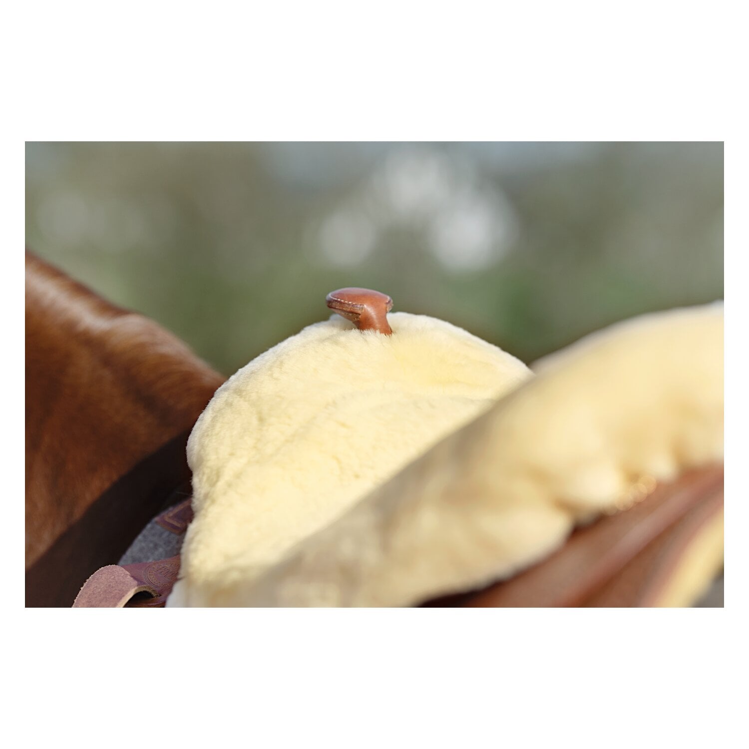 L-pro West Western-Lammfell-Sattelsitz &ndash; Ansicht 2