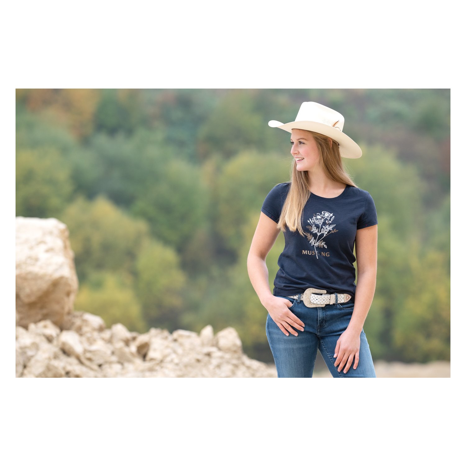 STARS & STRIPES Gürtel mit Glitzer, Nieten und Conchos – Ansicht 2