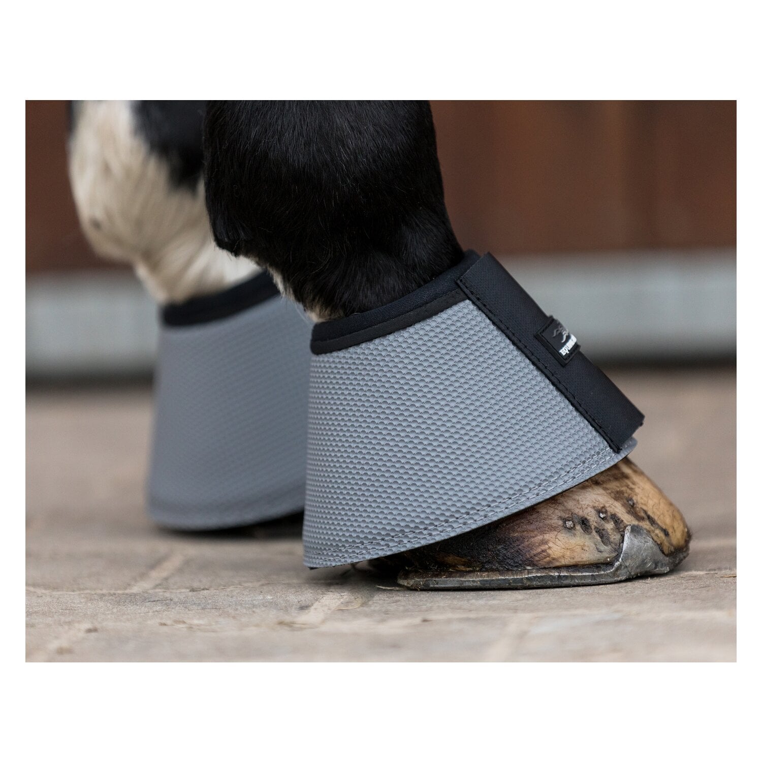 EQUINE-MICROTEC Hufglocken mit Neopren &ndash; Ansicht 1
