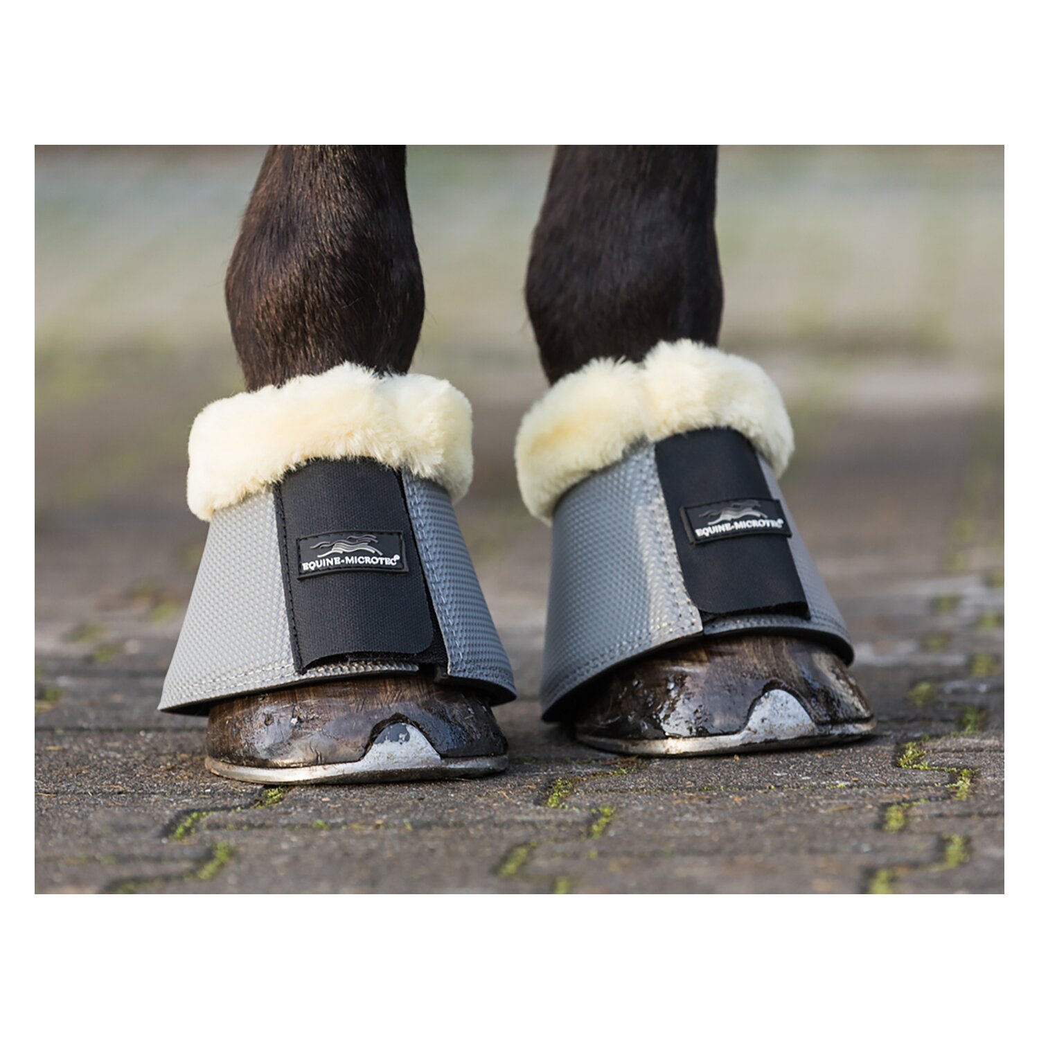 EQUINE-MICROTEC Hufglocken mit Neopren und Fellrand &ndash; Ansicht 1