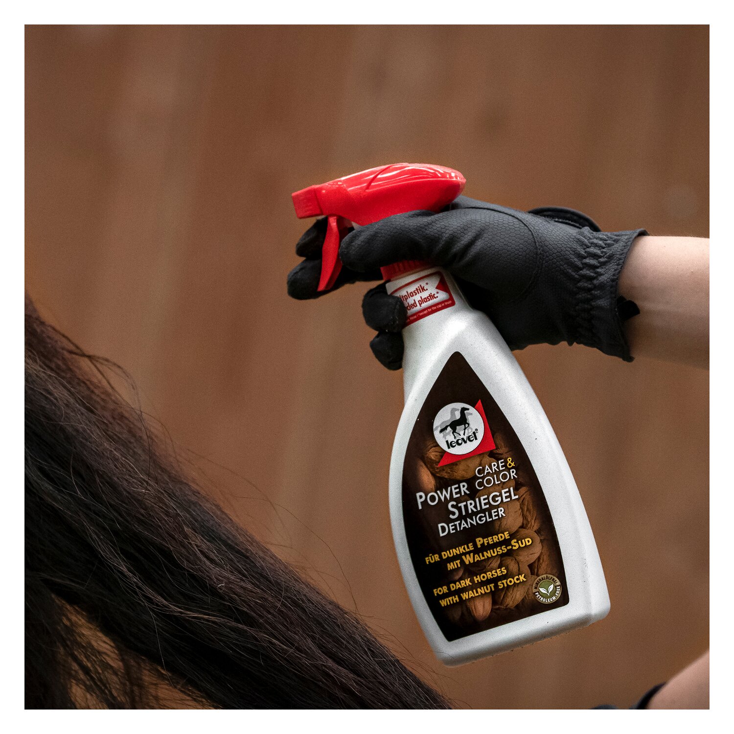 leovet Mähnenspray Power Striegel Walnuss – Ansicht 2