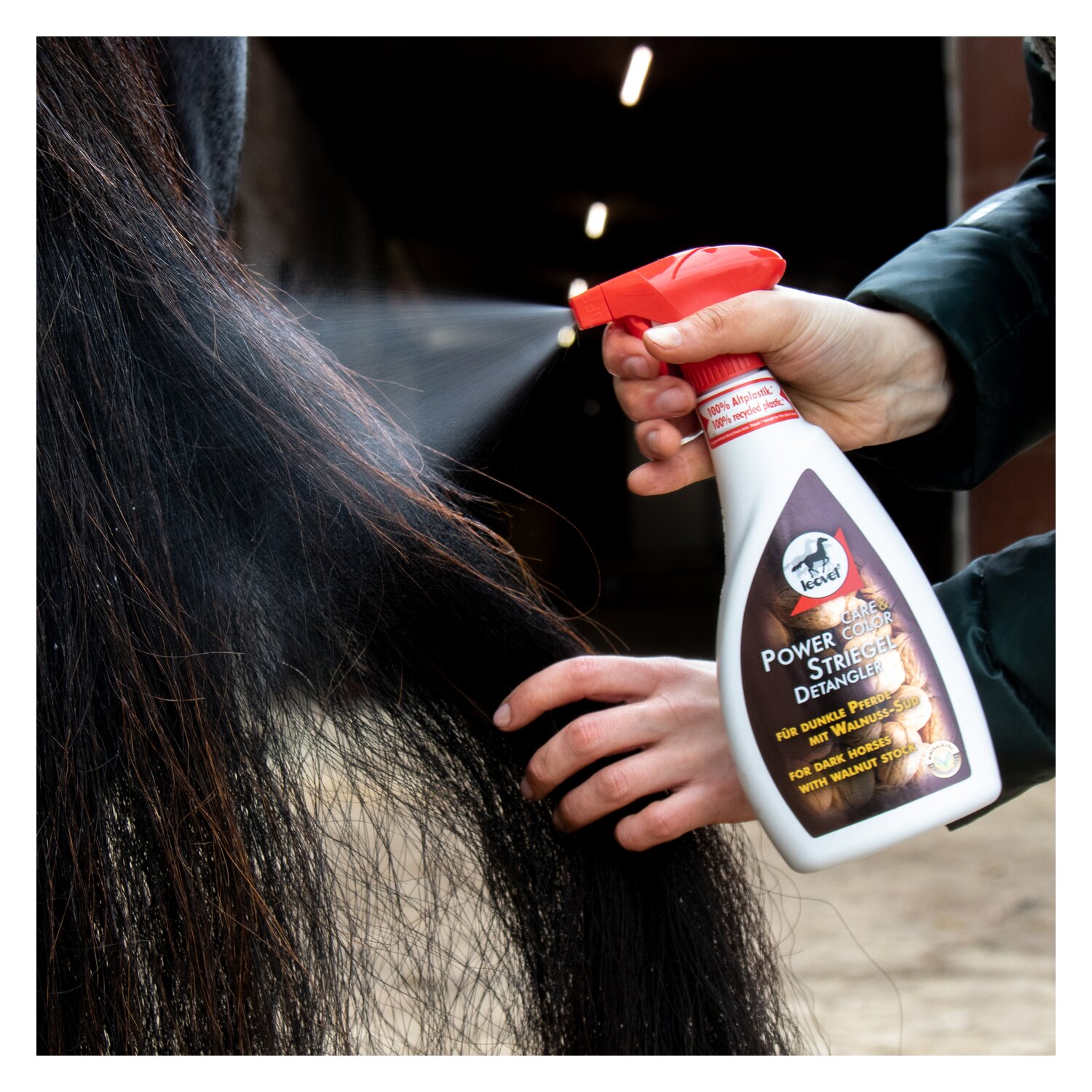 leovet Mähnenspray Power Striegel Walnuss – Ansicht 3