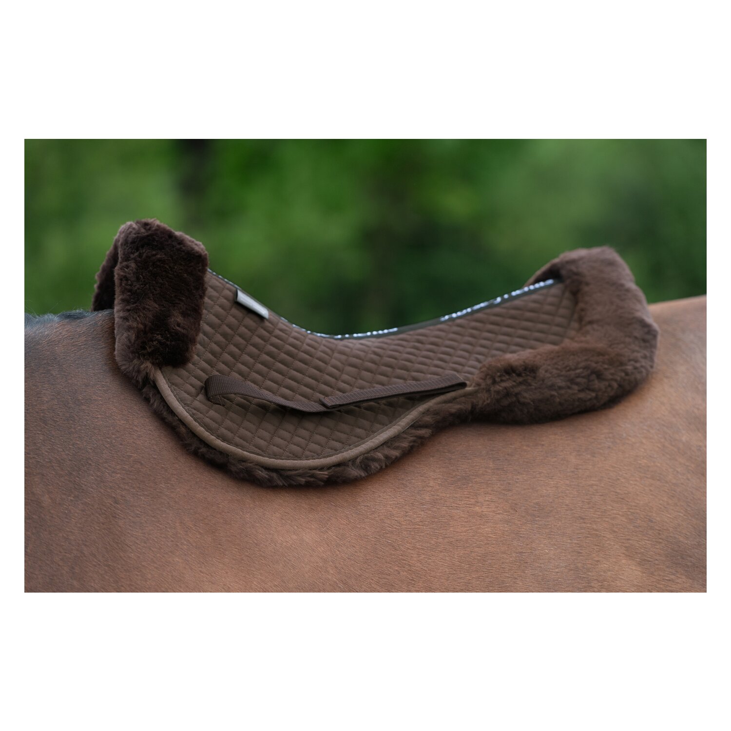 Horse-friends Lammfell-Sattelkissen – Ansicht 2
