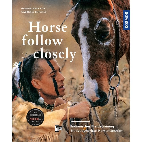 KOSMOS Horse follow closely 
