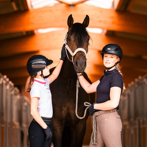 ABUS PIKEUR rijhelm AirLuxe Pure Short Visor shiny black | L (58-61)