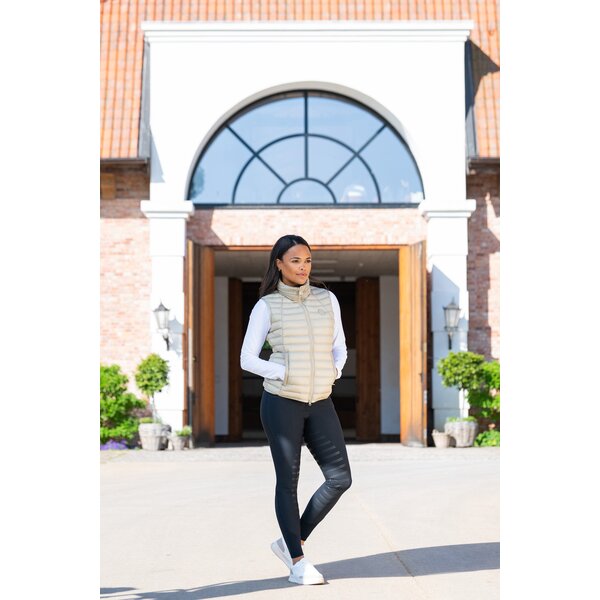 PIKEUR Athleisure lichte gewatteerde bodywarmer met capuchon 