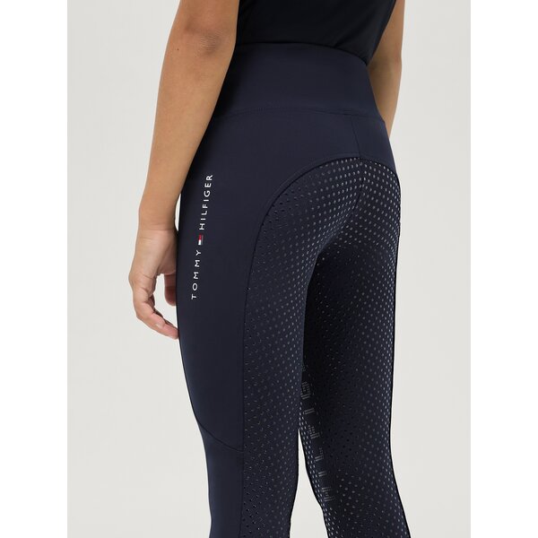 TOMMY HILFIGER EQUESTRIAN rijlegging Devon, jonge ruiters 